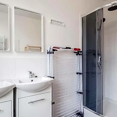 Hostel Lemuria Wroclawska Centrum Lehnice
